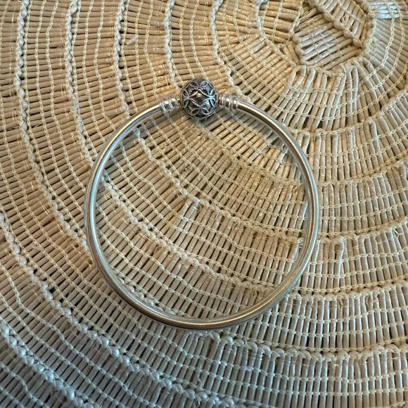 Pandora Pattern of Love Bangle NEW - Picture 2 of 2